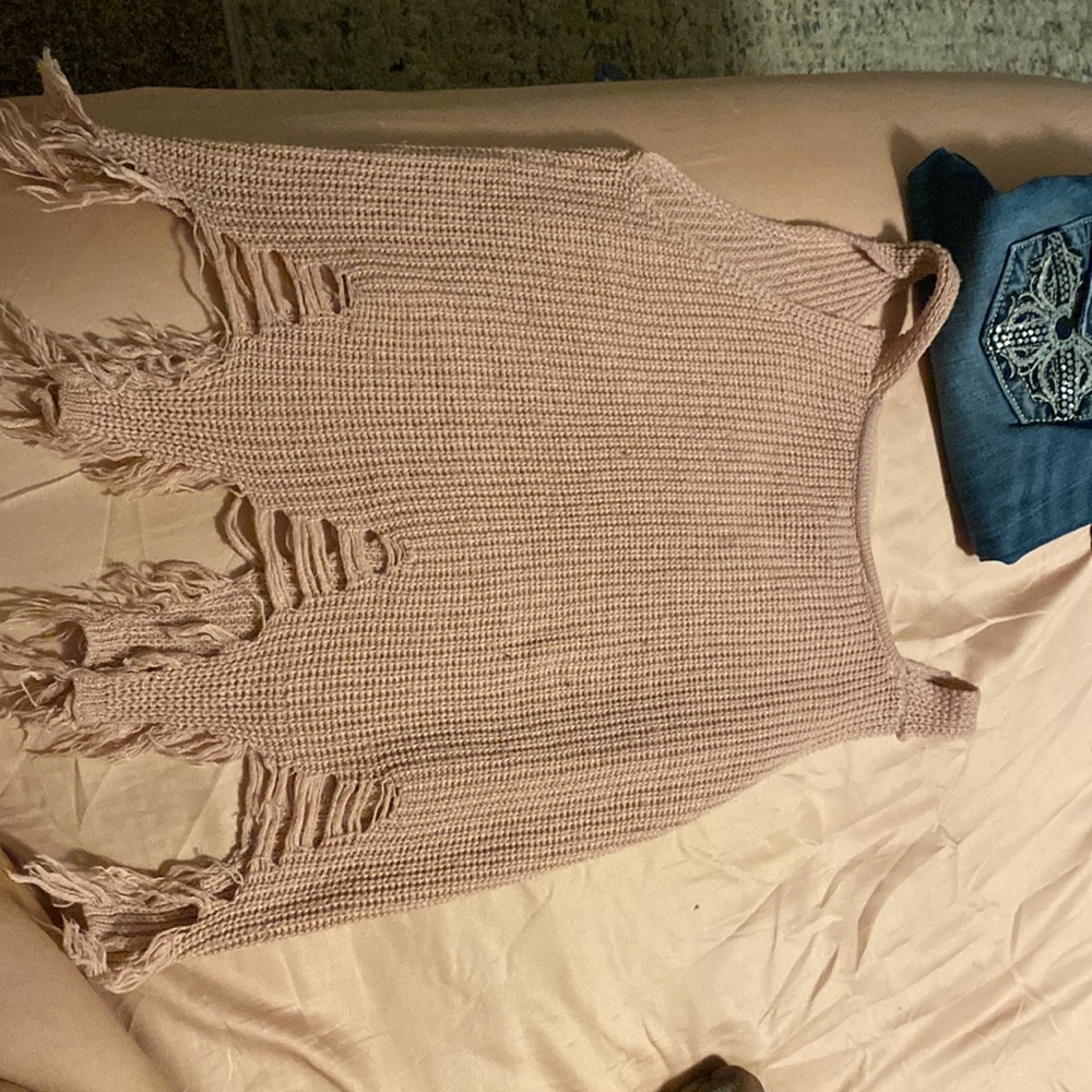 Size small - Picture 2 of 4